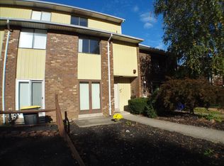 1550 Creekside Rd, Whitehall, PA 18052