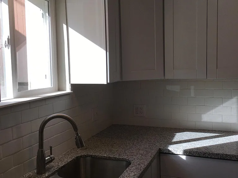 2460 S 400 E #DOWNSTAIRS — Photo 15