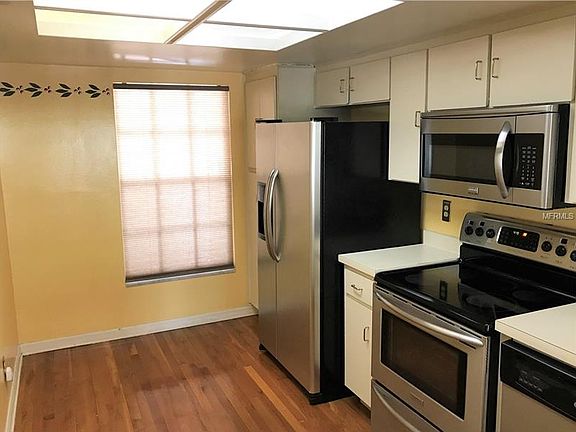 2nd image of 5203 Bayshore Blvd APT 8