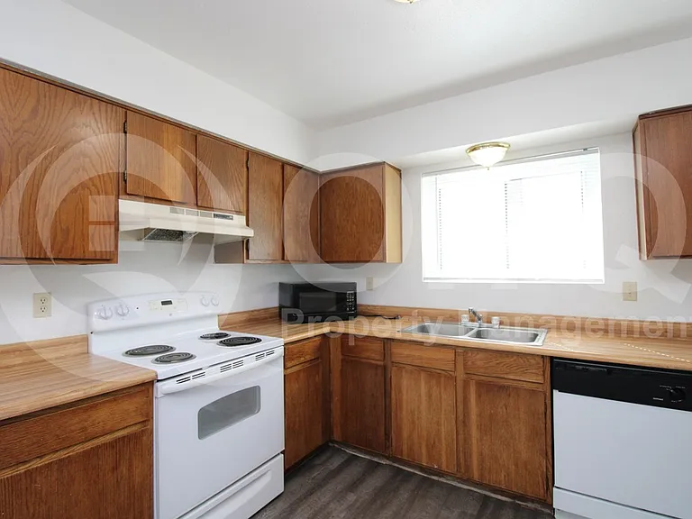3102 E Cicero St #202 — Photo 2