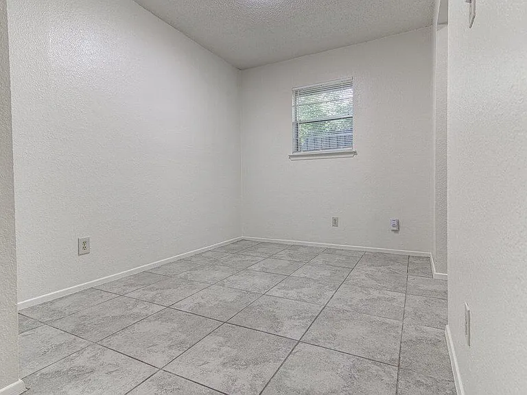 824 King Albert St #A — Photo 6