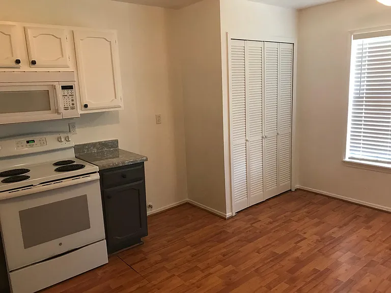 7408 Catamaran Dr — Photo 22