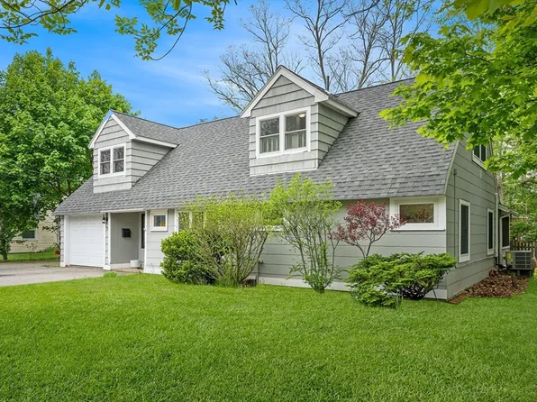 133 Hartford St, Natick, MA 01760