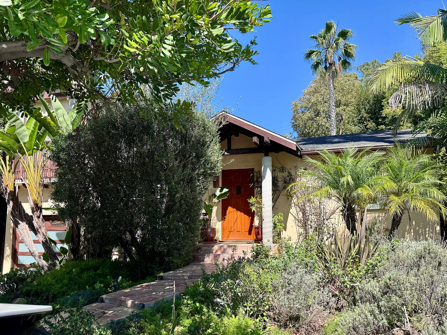 4 bed, 1700 sqft, $7,500 — Photo 2