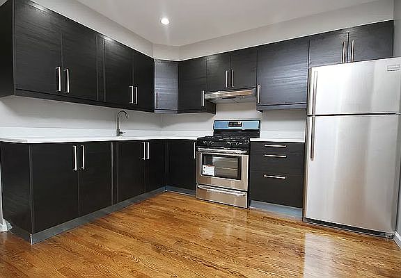 3rd image of 2805 Newtown Ave #3A