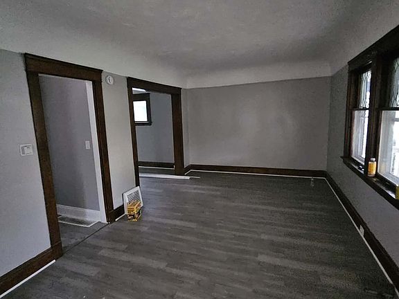 3rd image of 4309 E 126th St