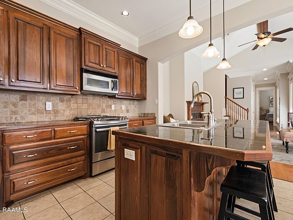 4th image of 104 Laguna Ln
