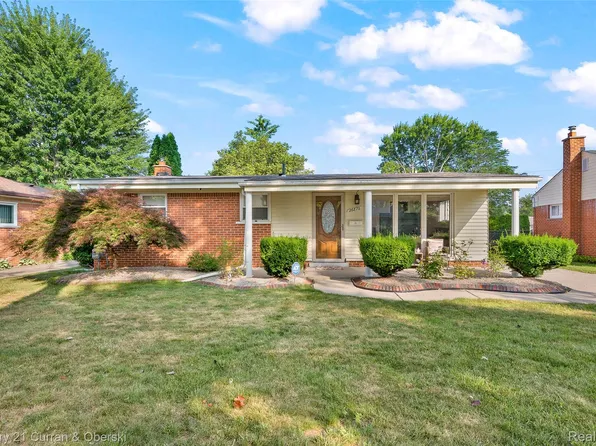 26870 Constance St, Dearborn Heights, MI 48127