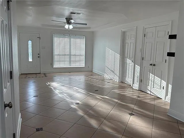 3 bed, 2.0 bath, 1500 sqft, $1,900 — Photo 2