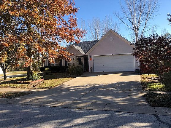 2nd image of 861 SW Woodland Dr