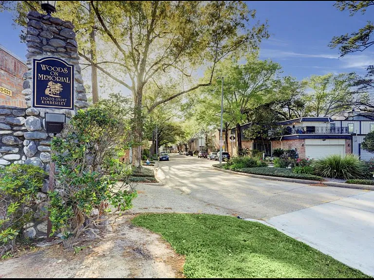 Welcome to Woods on Memorial pocket community