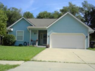 328 NE Aspen Ln, Topeka, KS 66617