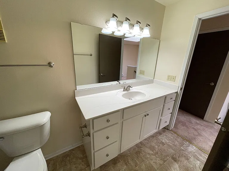 Wingra West Apartments — Photo 43