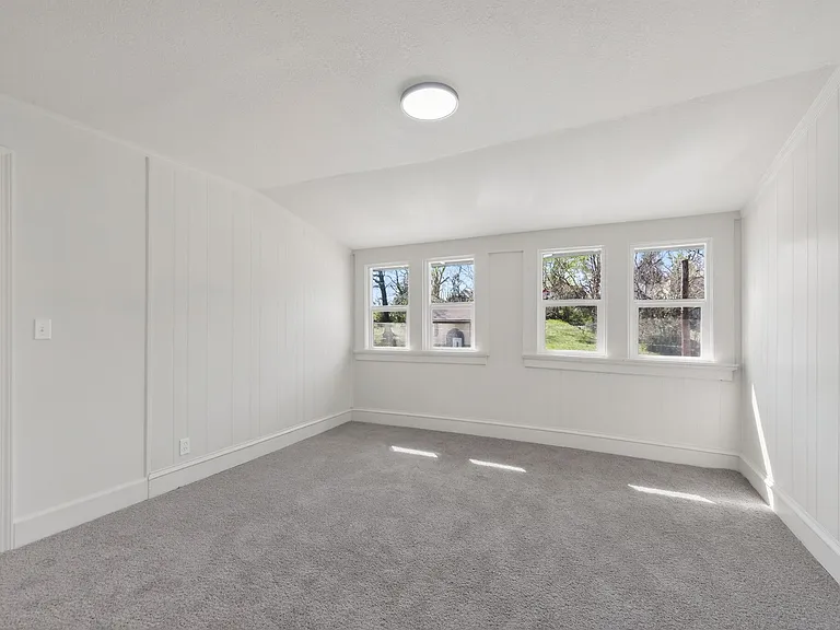 2711 Elmwood Ave — Photo 9