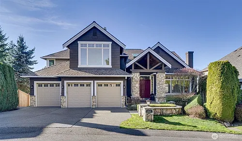 1915 205th Pl NE Photo 1