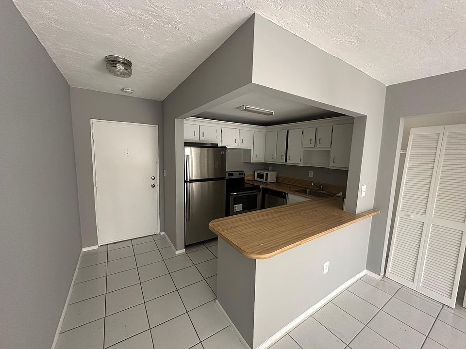 1st image of 7300 NW 17th St APT 117