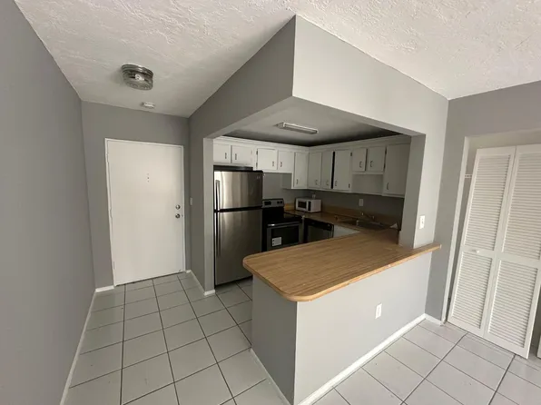 7300 NW 17th St APT 117, Plantation, FL 33313