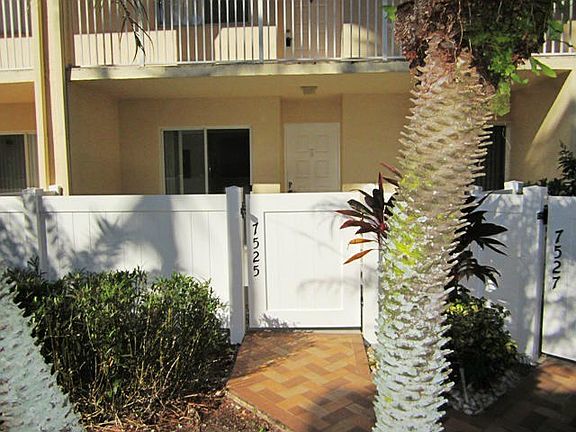 Courtyard Entry