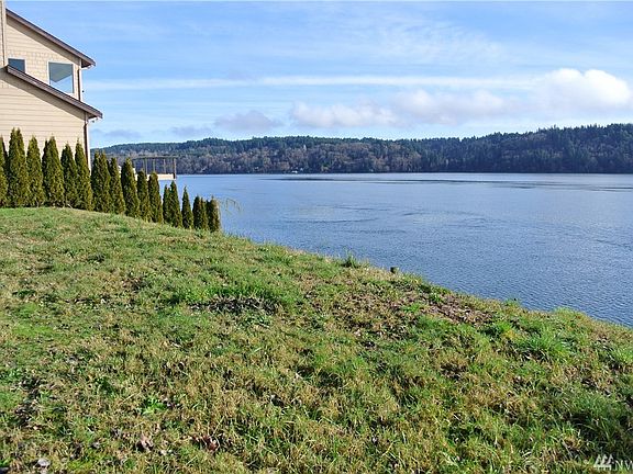 3rd image of 13229 Shoreline Dr SE