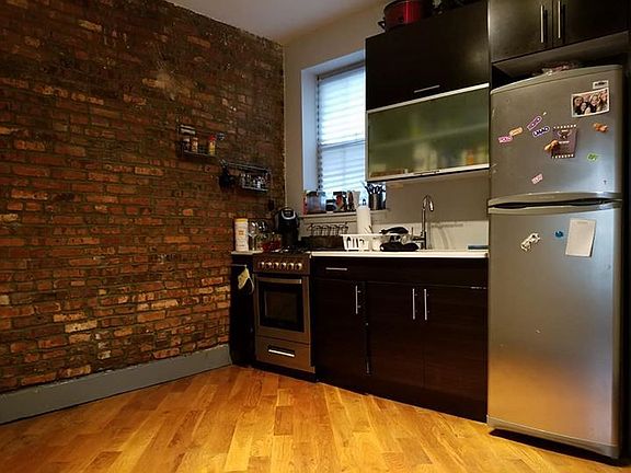 3rd image of 459 Chauncey St APT 1L