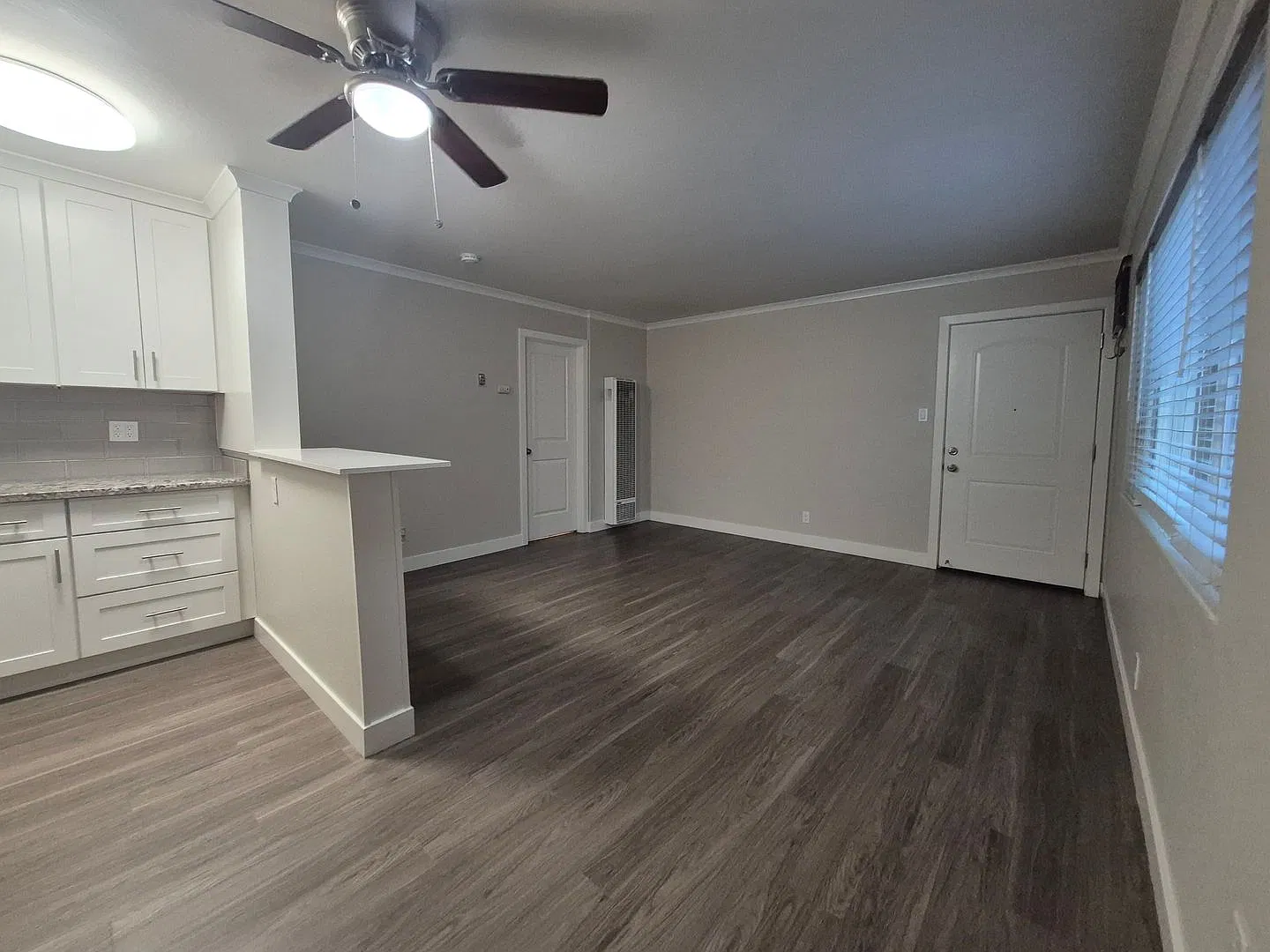 Modern Downstairs 1 Bed 1 Bath- Excellent Midtown Location, Must See! — Photo 4