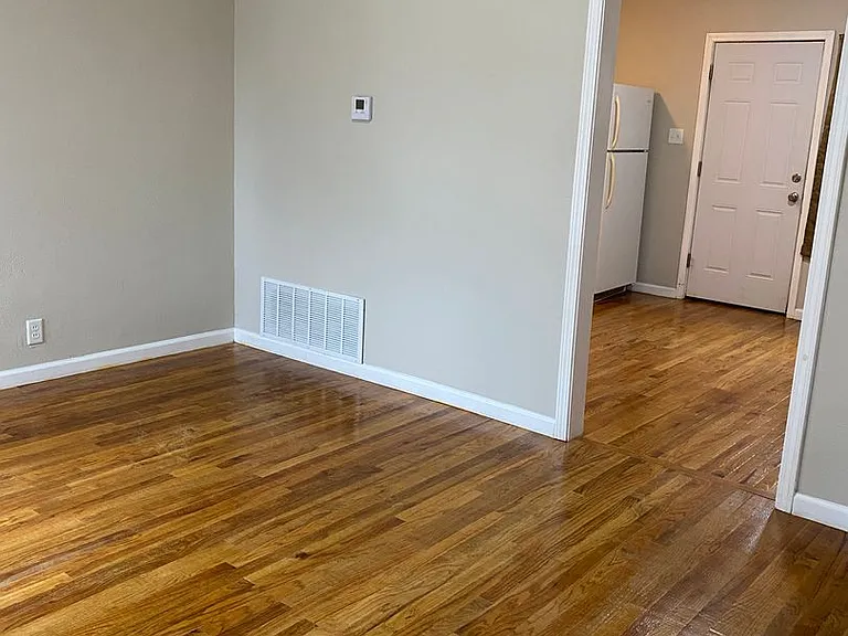 1503 E Bell Ave — Photo 6