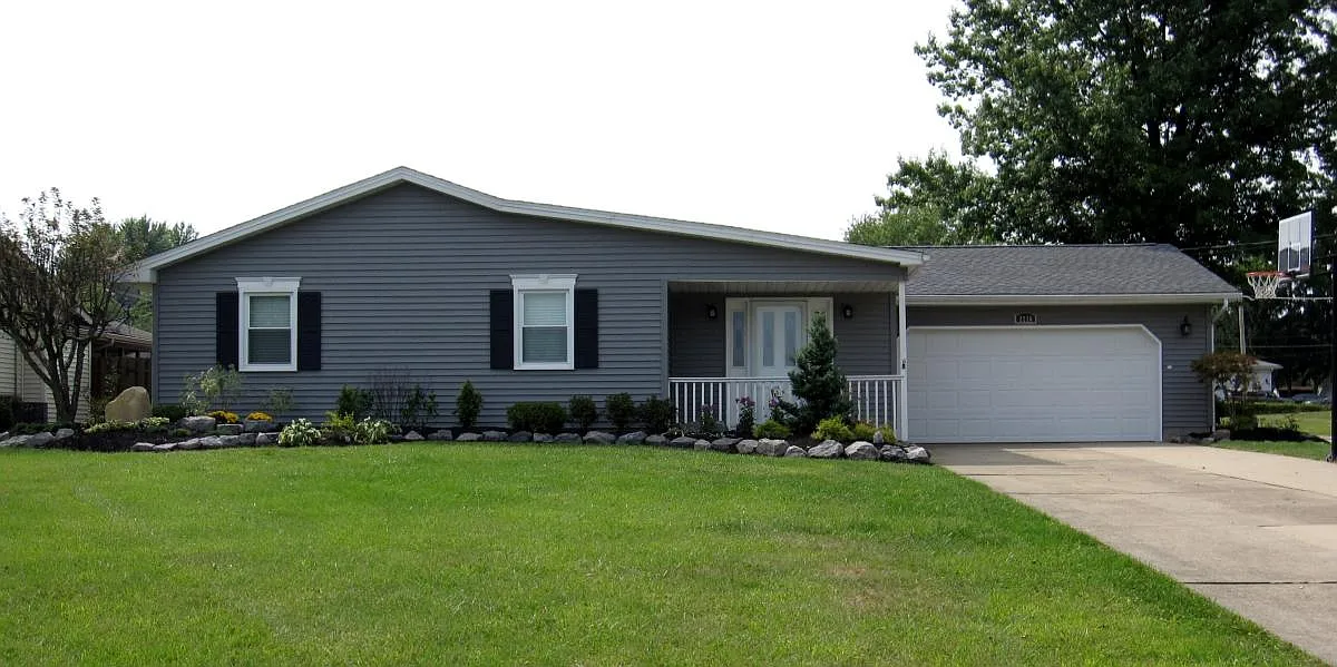 2276 Sprucewood Ct photo 1