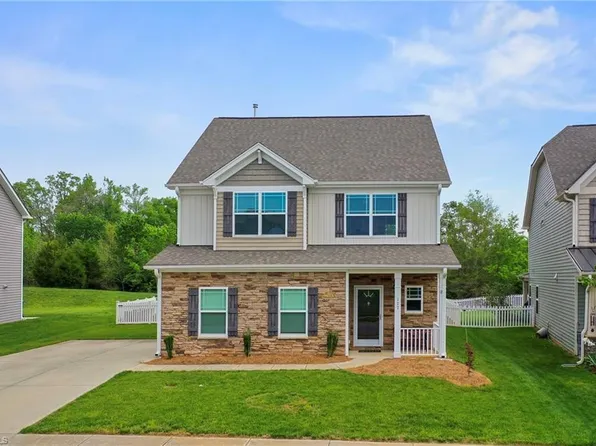 177 Kilbourne Dr, Bermuda Run, NC 27006