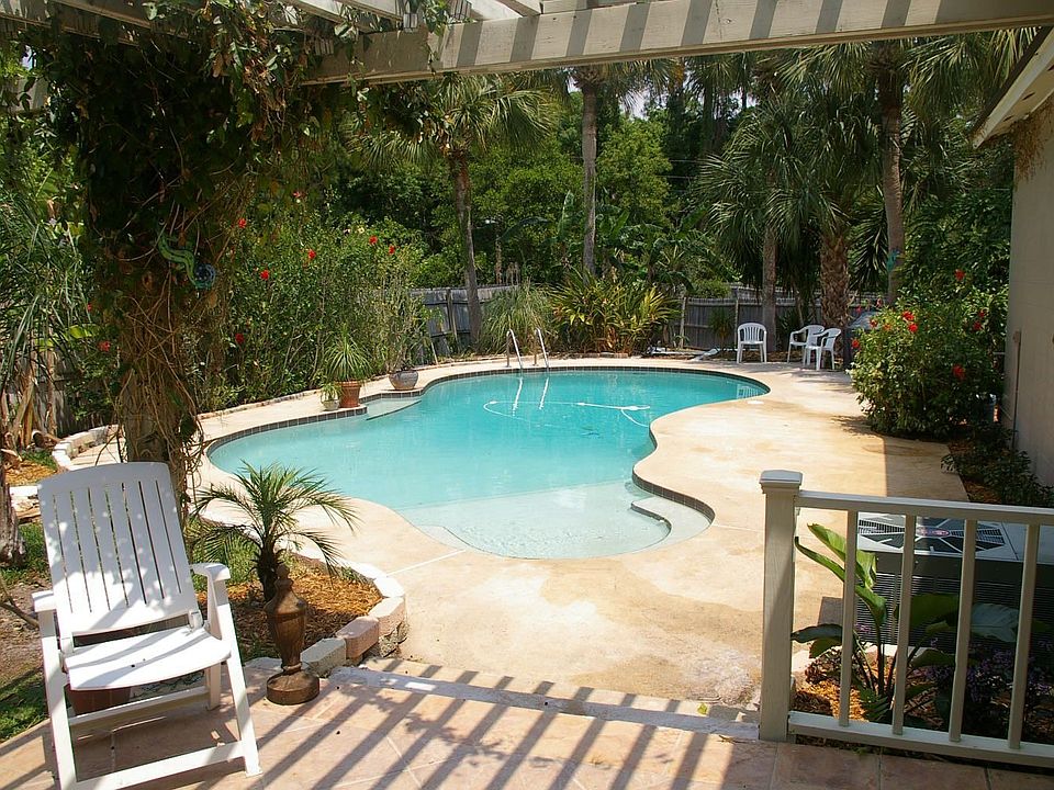 Tropical pool and yard