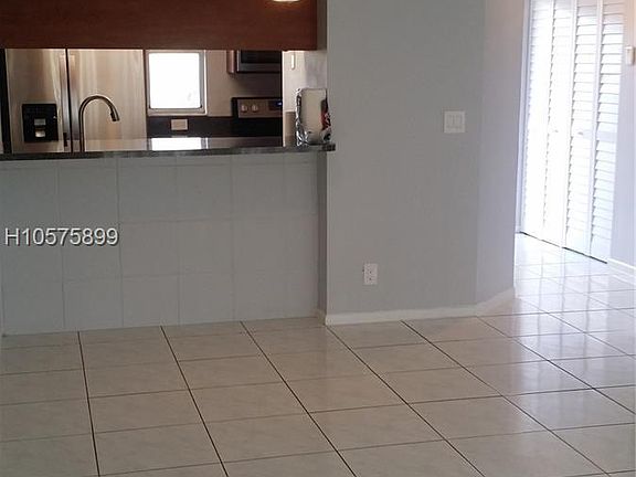 4th image of 10019 Twin Lakes Dr