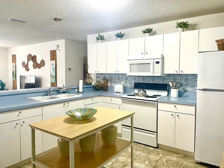 2818 Barboza Dr — Photo 9