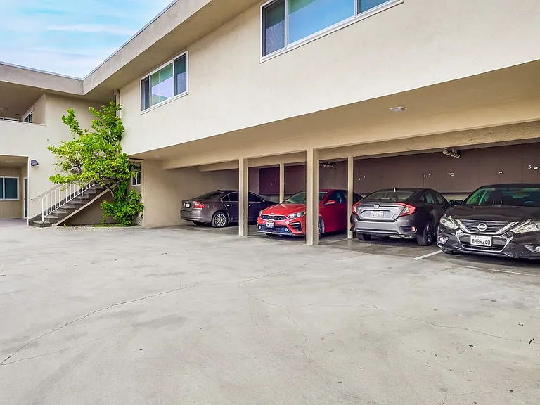 536 S Flower St — Photo 3