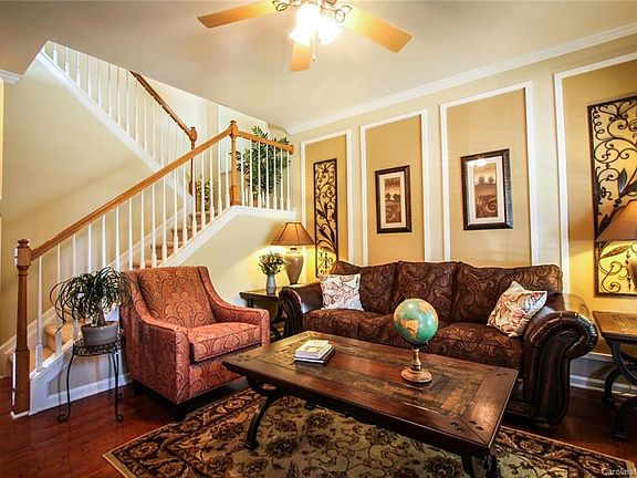 3rd image of 13834 Singleleaf Ln #104
