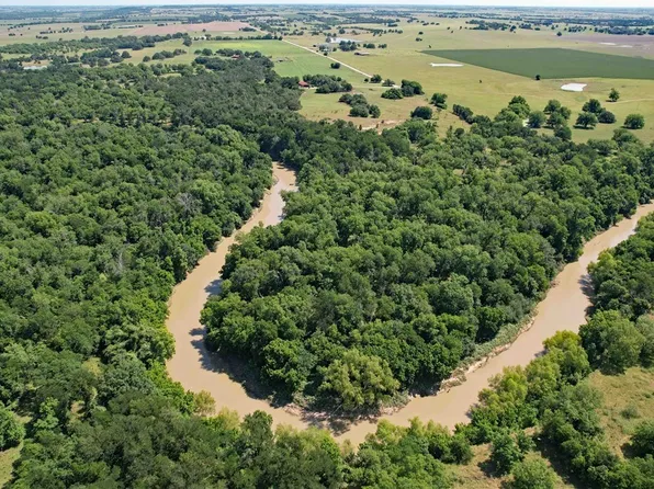 19706 McLean Cemetery Rd, Rogers, TX 76569