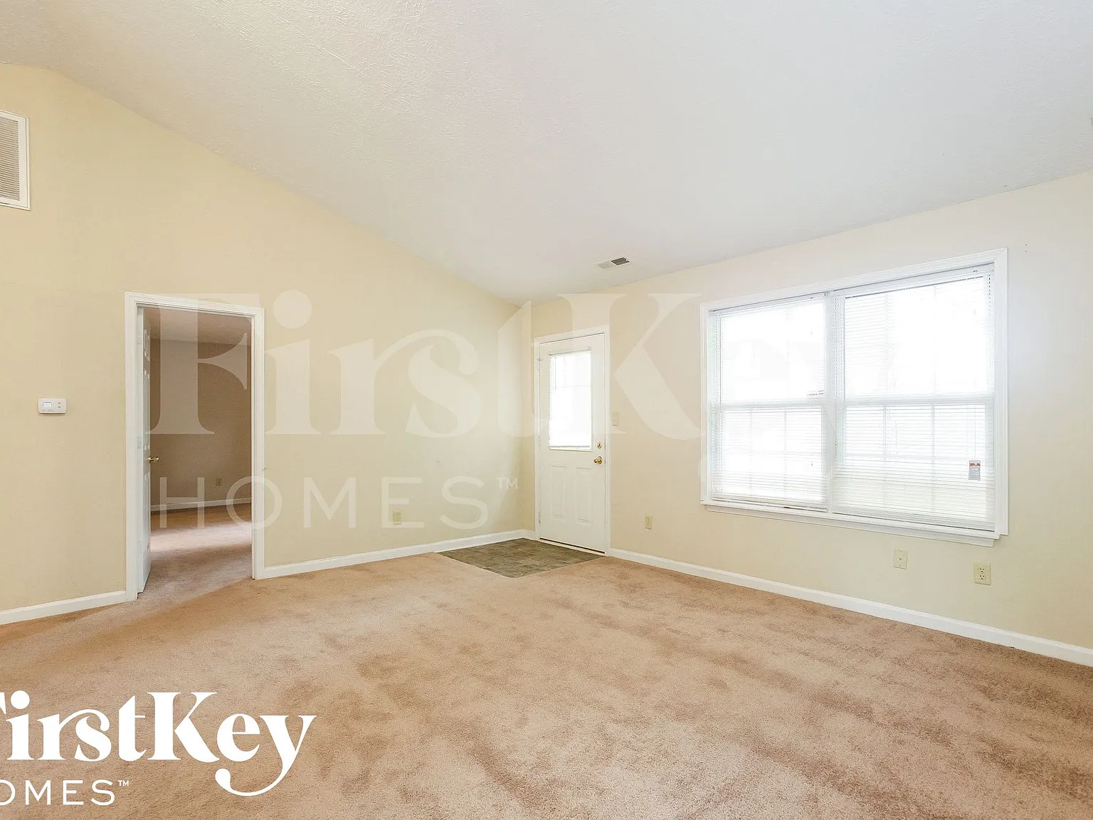 3 bed, 2.0 bath, 1306 sqft, $1,760 — Photo 3