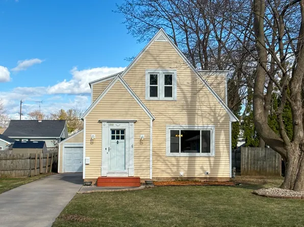 1846 Hubbard St, Oshkosh, WI 54902