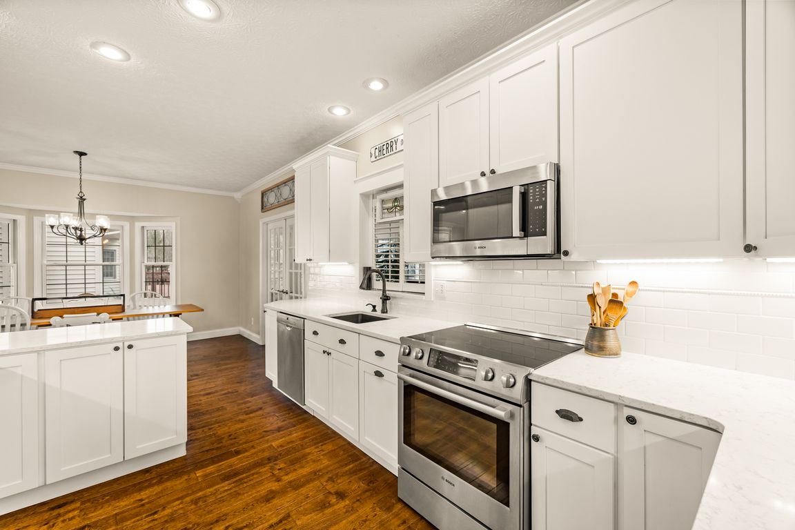 next background image