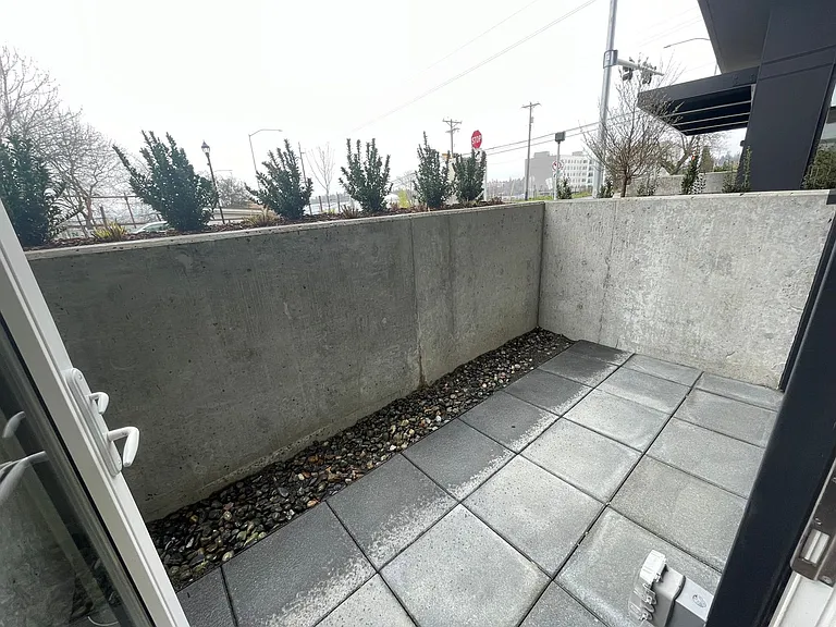 Welcome to AV Lofts! Beautiful views plus in-unit laundry! Up to 8 weeks free! — Photo 54