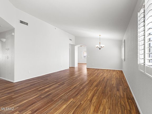 5th image of 2513 W Cezanne Cir