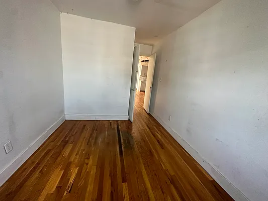 Rented by Premier Metro Realty Corp | media 24