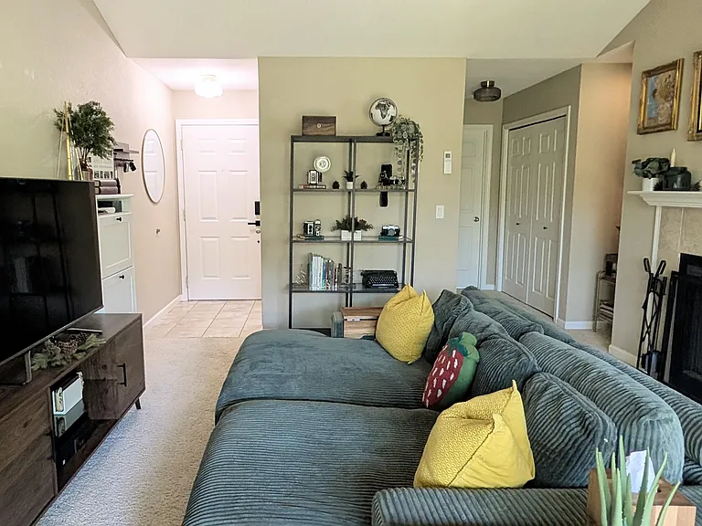 9490 SW 146th Ter #R8 — Photo 4