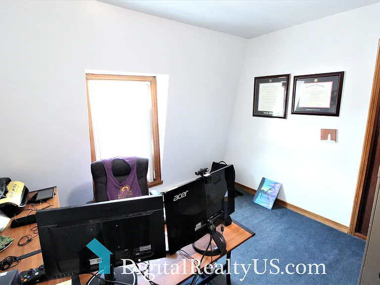 116 Massasoit St — Photo 5