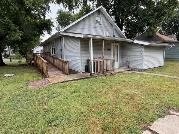 1420 W Cherry St, Herrin, IL 62948