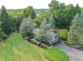 27 Reed Rd, New Hamburg, NY 12590