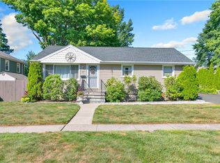 15 Lambert Dr, Stratford, CT 06614