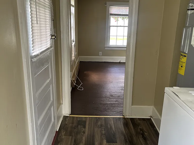 817 State St — Photo 8