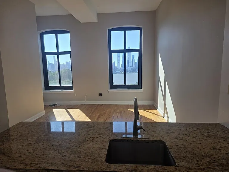 518-530 Gregory Ave #C405 — Photo 7