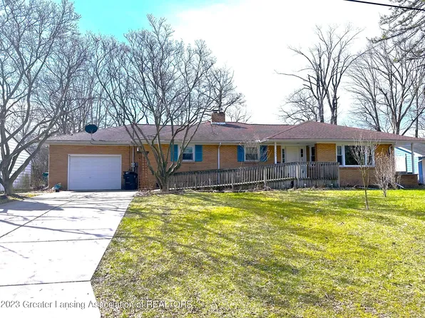 1233 Ivanhoe Dr, East Lansing, MI 48823