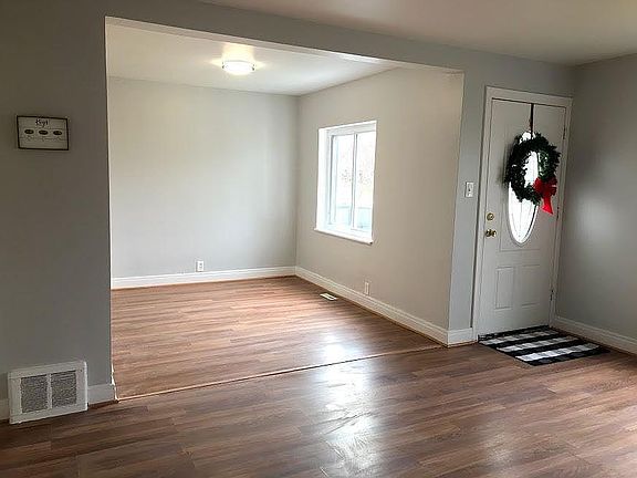 5th image of 95 Niagara Falls Blvd