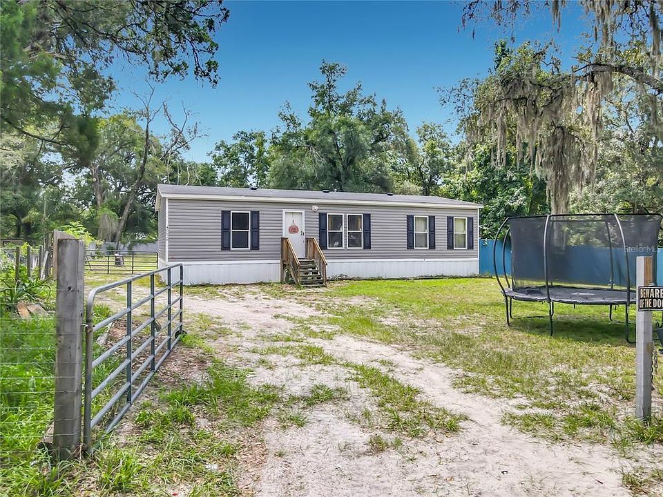 1st image of 40628 Palm Dr
